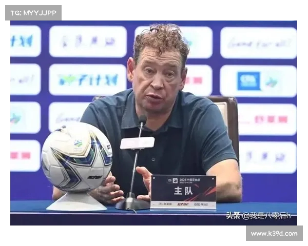 斯卢茨基:德比战无需动员 以我为主专注战术部署 斯卢茨基:德比战无需动员 以我为主专注战术部署